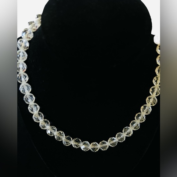 Vintage Clear Faceted Graduated Glass Crystal Bead Necklace with Silver Clasp - Picture 8 of 12
